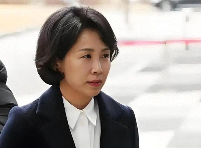 位女人个个有颜又有才他算是赢麻了！冰球突破游戏网站细数李在明身边的3(图14)