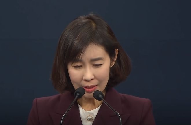 位女人个个有颜又有才他算是赢麻了！冰球突破游戏网站细数李在明身边的3(图19)